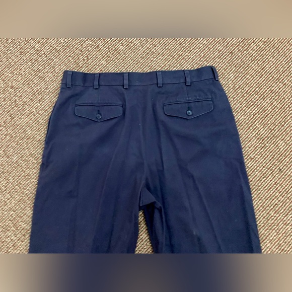 Men's 37 x 30 L. L. Bean 100% Cotton Classic Fit Flat Front Navy Chino Pants - Picture 7 of 13